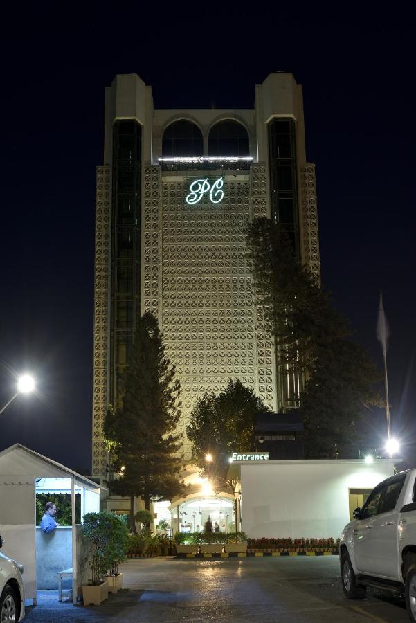 Pearl Continental Hotel, Karachi Exteriör bild The hotel at night